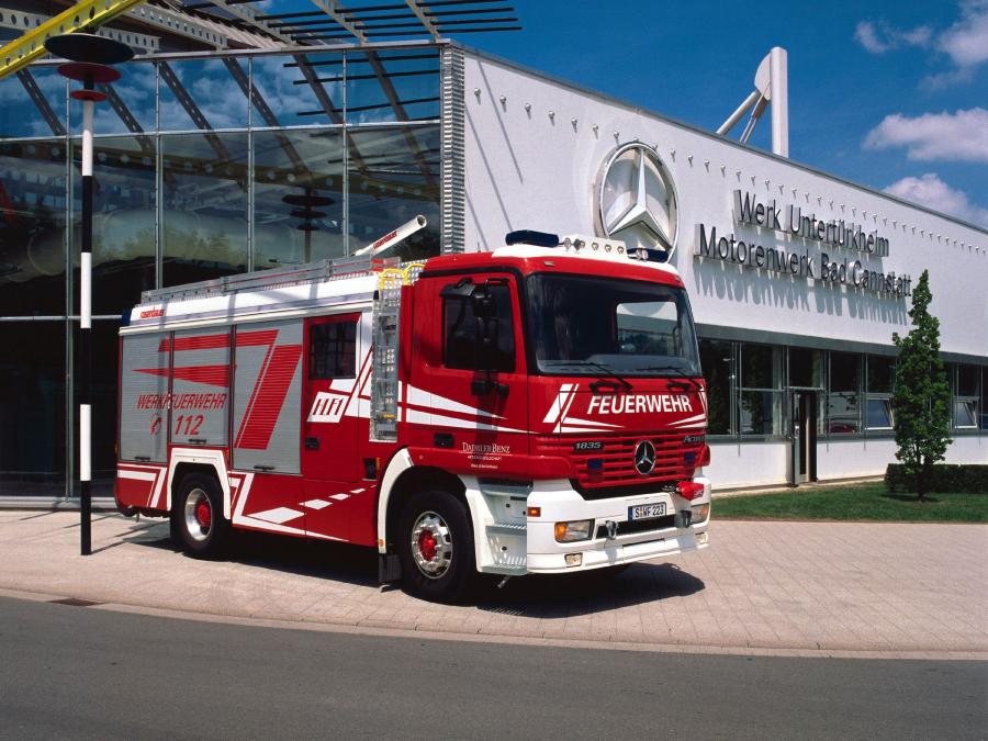  Mercedes-Benz Actros 1835 Feuerwehr by Rosenbauer 1997 года  (фото 3 из 3)